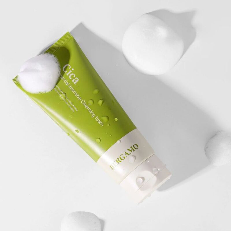 BERGAMO CICA ESSENTIAL INTENSIVE CLEANSING FOAM 120ML 00384